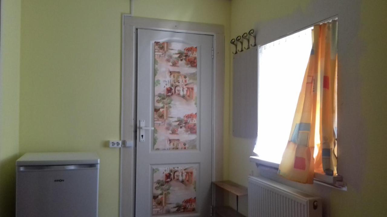 Avotu Stabu Private Flats In A Separate House For One Or Couple Riga Eksteriør bilde
